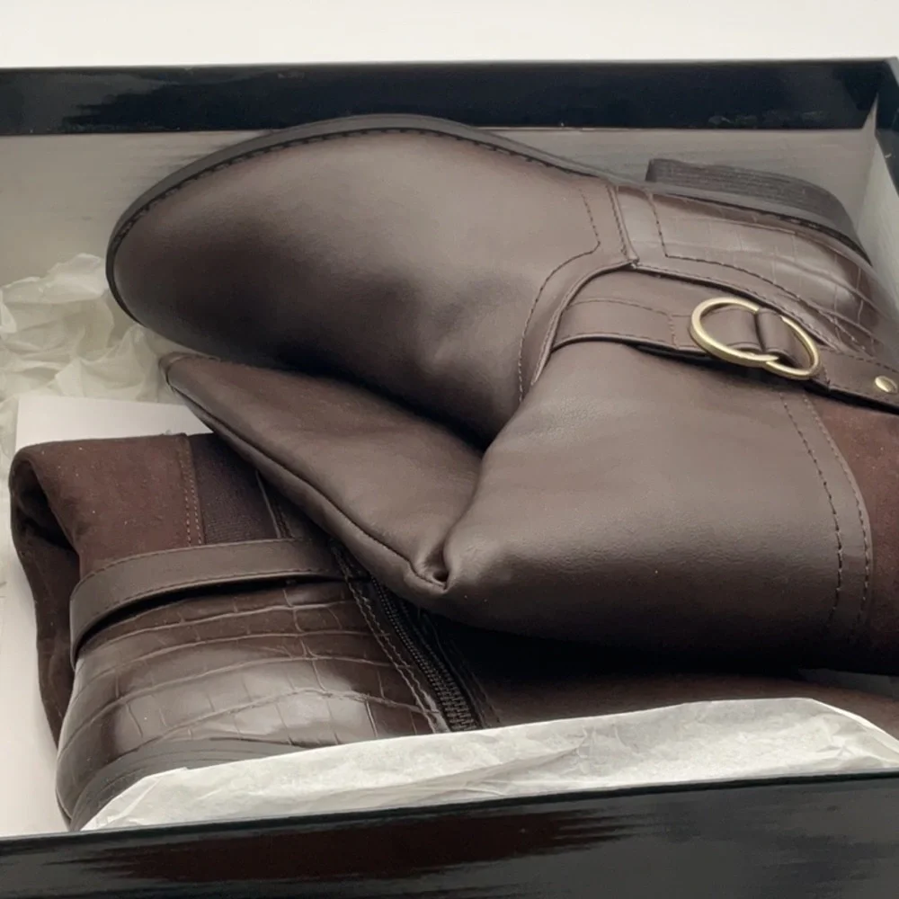 Karen Scott chic brown
